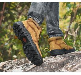 国产中帮鞋户外视频,耐磨舒适，征服自然之旅