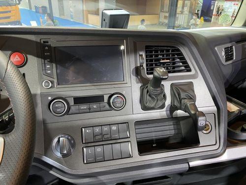 国产自动挡重卡视频,驾驭未来，驰骋天地