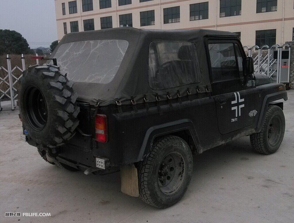 国产农机泥地视频,性能展示与田间作业风采